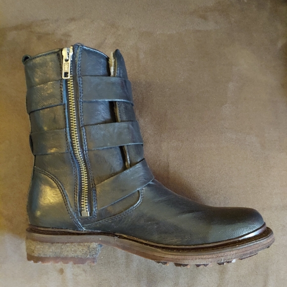 Frye Valerie Strappy Shearling Boot - Picture 5 of 6
